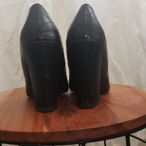 SALE 🖤👠Black Snake Print Block Heels - Picture 6 of 8